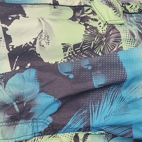 SPEEDO Blue and Green Floral Swim Trunks‎ XL/EG/TG - Picture 3 of 7